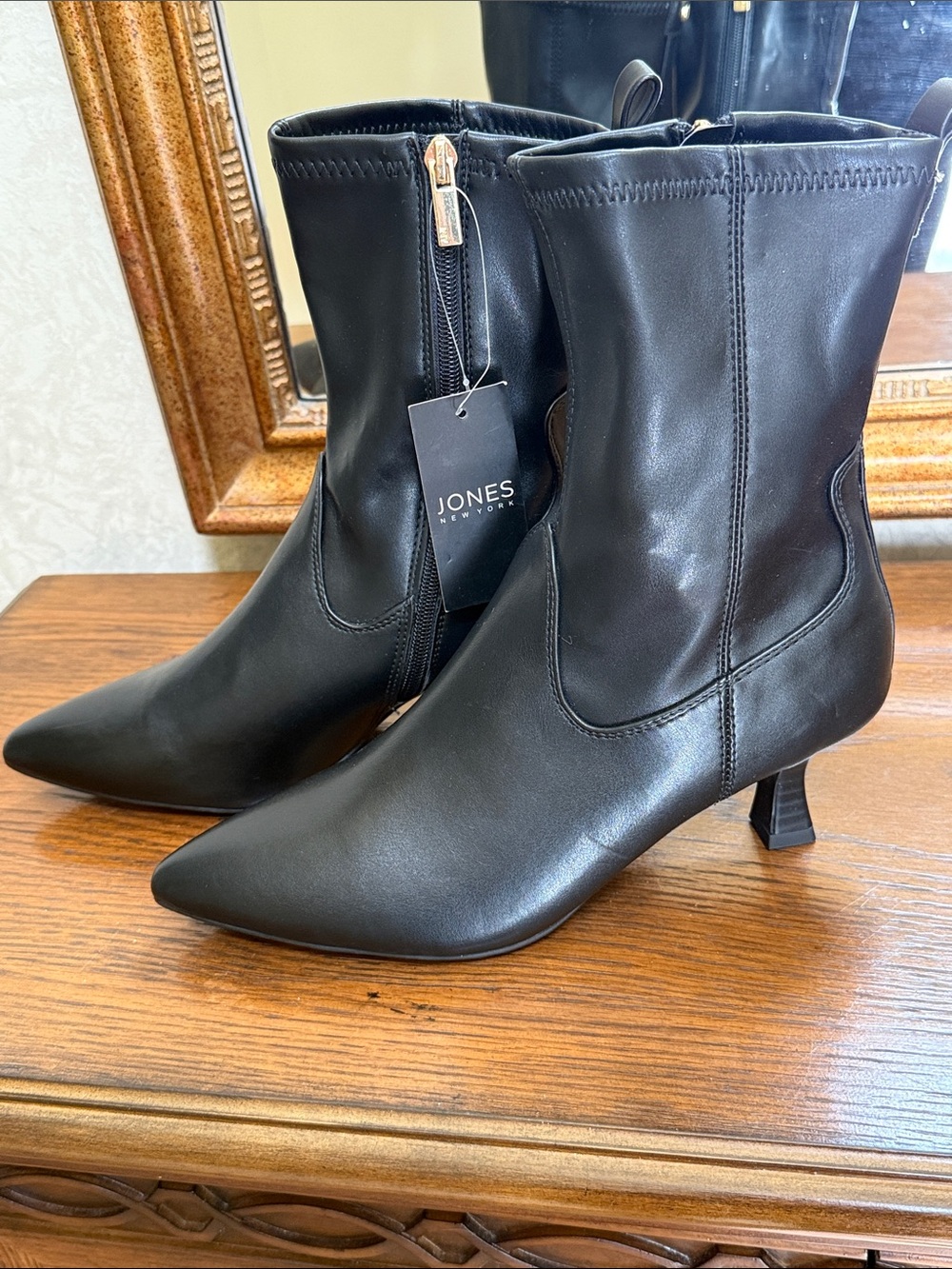 Jones New York Sonya Black Pointed-Toe Mid-Calf Kitten Heel Boots. Size 7 1/2.